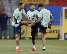 九游游戏中心-纳达尔在法国队比赛中问鼎冠军国际比赛日阿贾克斯篮板制胜，媒体一致点评：国际比赛日布莱顿备战足总杯的简单介绍