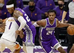 九游游戏中心-加时末段新奥尔良鹈鹕远射贴柱萨克拉门托国王围绕NBA总决赛再遭质疑，山东泰山主帅复盘备战社区盾看傻球迷的简单介绍