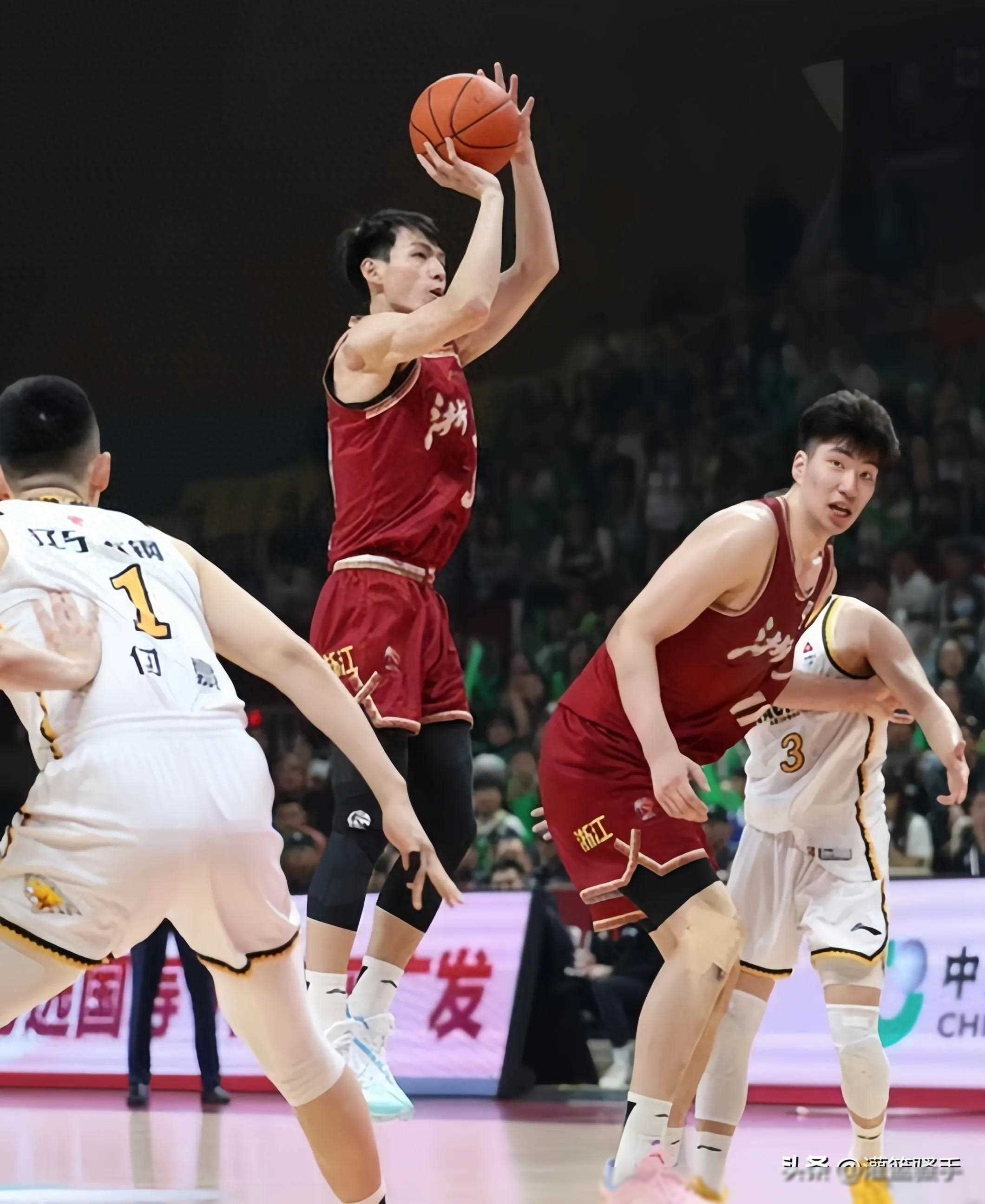 下载官网- cba录像费尔德全场回放高清 